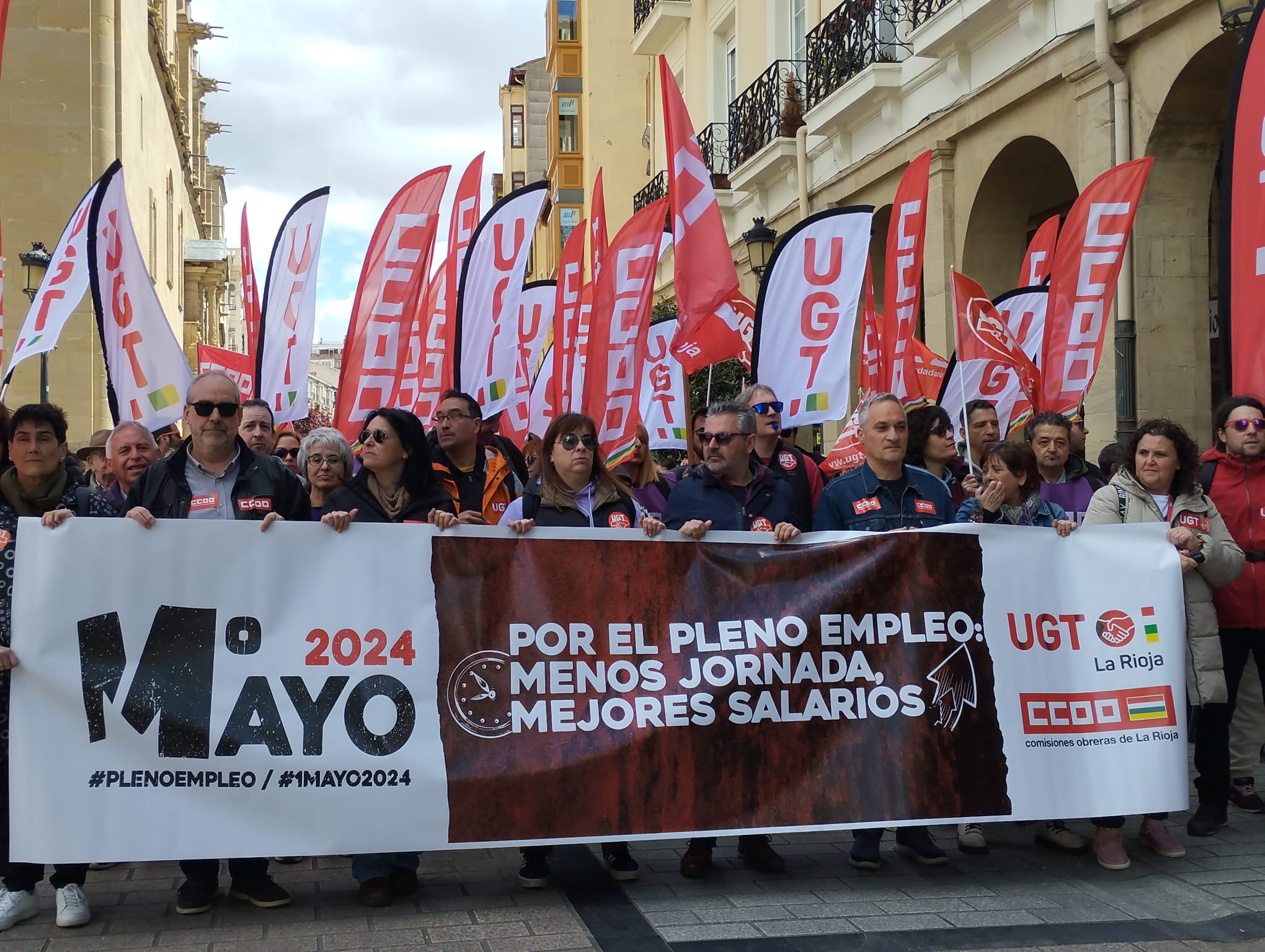 Momento de la manifestación en la calle Portales de Logroño