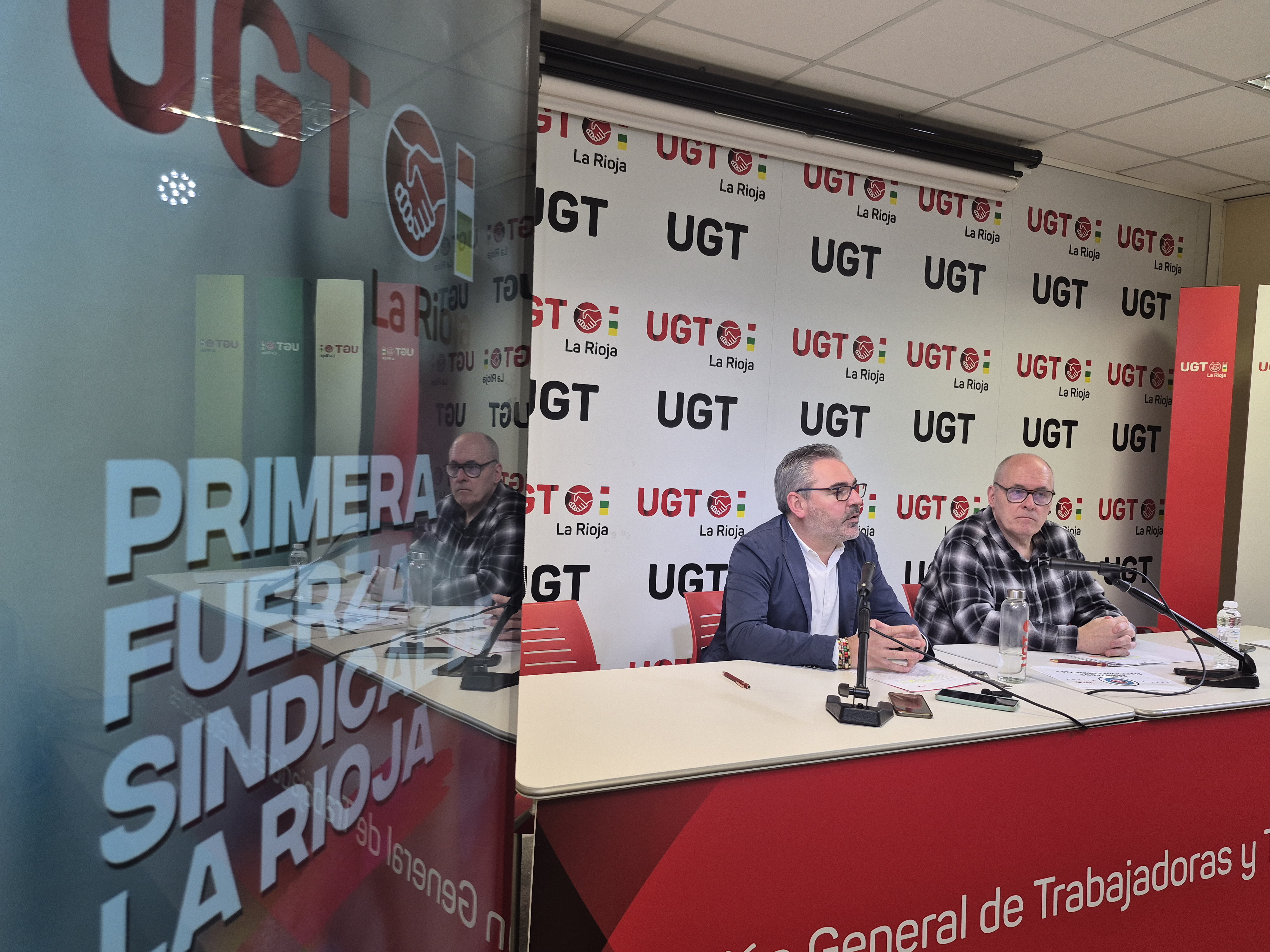 El secretario general, Jesús Izquierdo, y el secretario de Organización de UGT, Álvaro Granell, durante la rueda de prensa