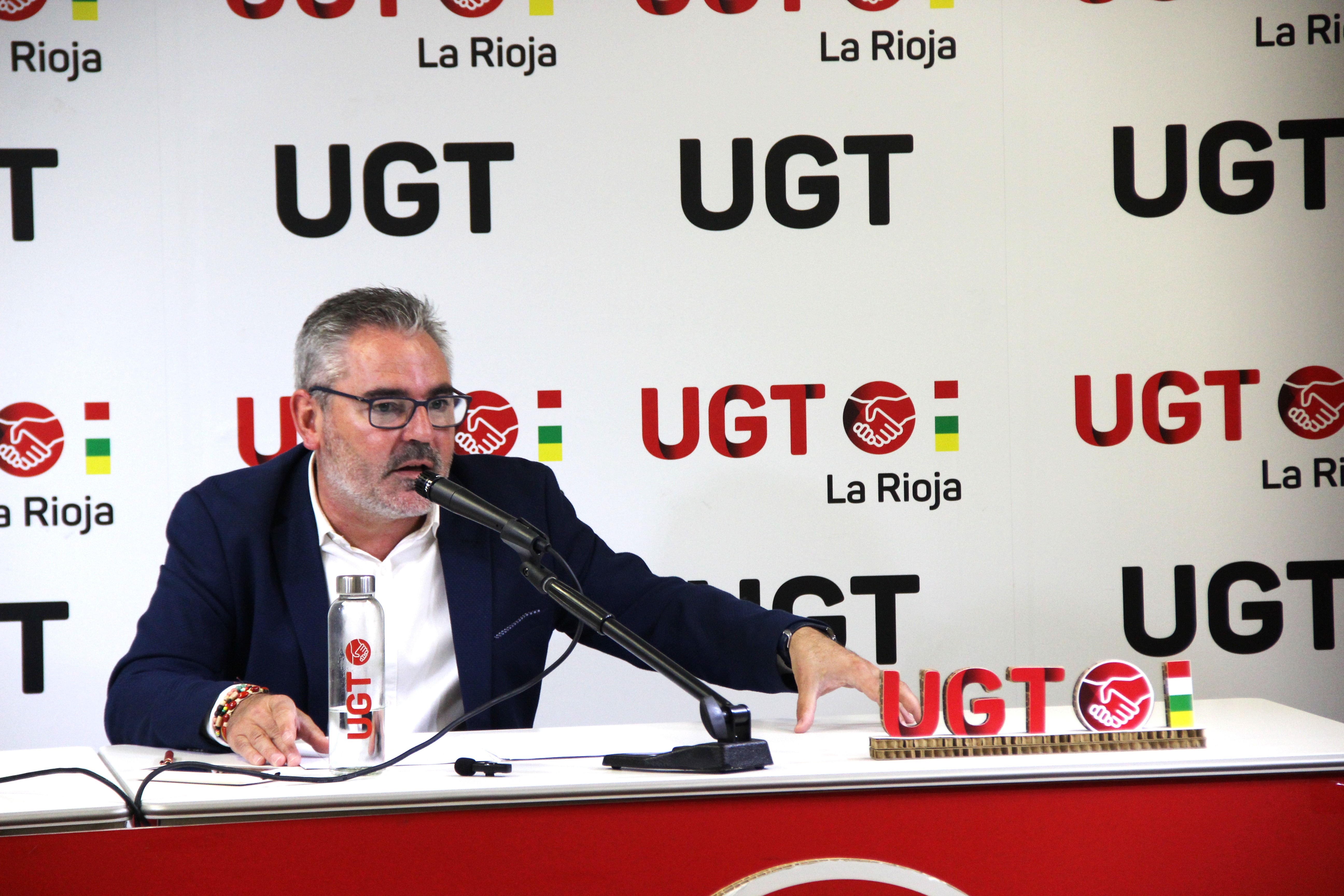 El secretario general de UGT La Rioja en el encuentro informativo con los medios de comunicación